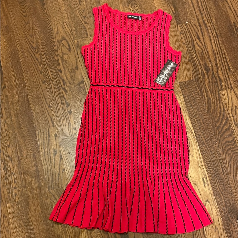 Red black sleeveless stretchy cotton midi dress.